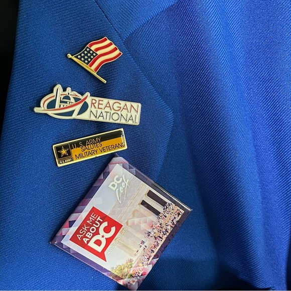 HTF Washington DC Travelers Aid Men’s Blue Blazer Sz Large Metropolitan Airports - Picture 4 of 14